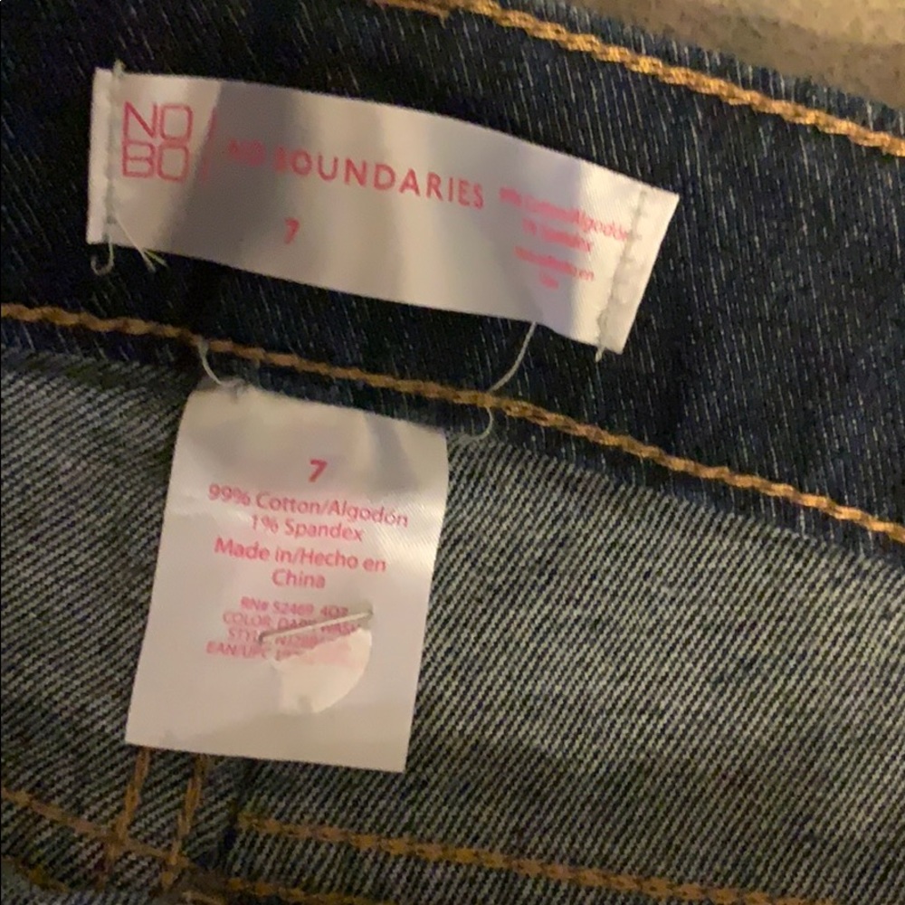 Shorts - Picture 2 of 3